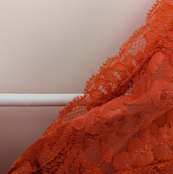 DONATING FRIDAY Open Back Lace Top - Picture 7 of 8